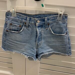 Levi’s Womens Cutoff High-rise Jean Shorts Size 25 2” inseam